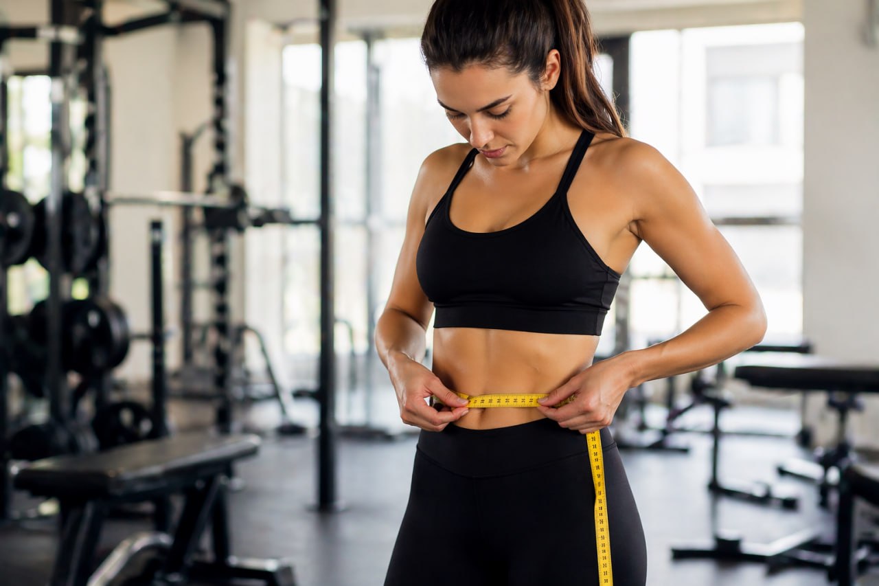 Как убрать живот: профессиональная методика быстрого избавления от жира и боков