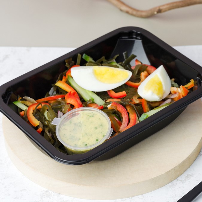 Салат из морской капусты с овощами и яйцом