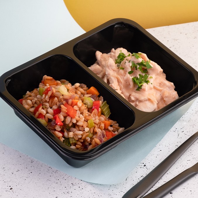 Курица по-строгановски с полбой